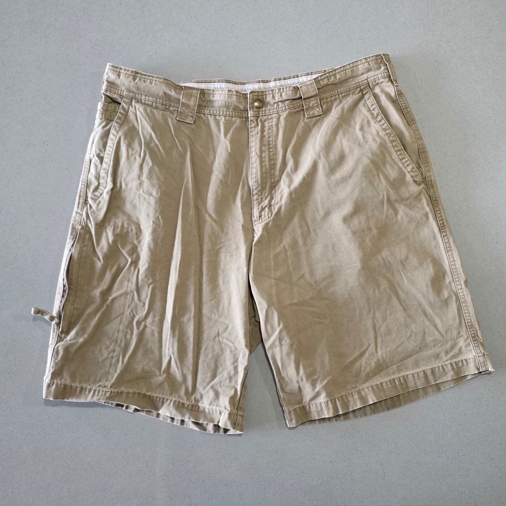 Columbia Mens Tan Khaki Cargo Hiking Shorts Size 36 Zip Pocket Outdoor